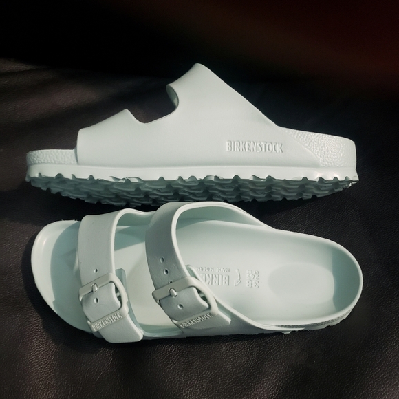 **SOLD**NEW | Size 38 L-8 M-5 | Pale Wintergreen | Free Matching Nail Polish - Picture 3 of 9